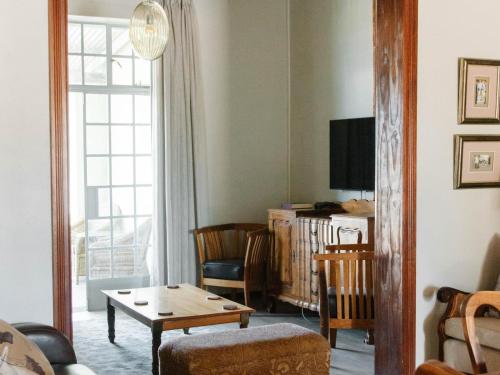 Shared lounge/TV area, Kokerboom House in Vanrhynsdorp