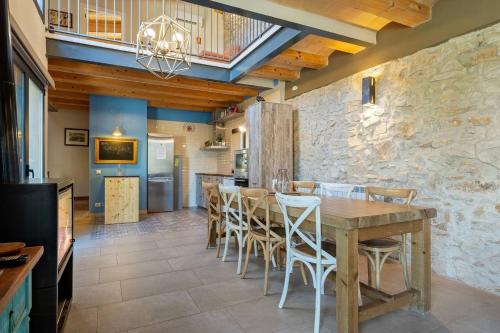 A szálláshely kívülről, House With Indoor Pool On The Cistercian Route in Rocafort de Queralt