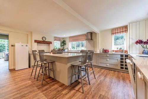 廚房, Finest Retreats - Dolhyfryd Lodge in 登比