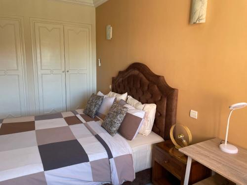 ☆HIVERNAGE☆ Charming , Spacious & Bright with Pool - Tap to explore photos