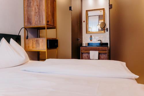 1 twin bed