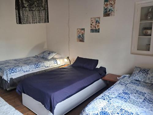 3 twin beds