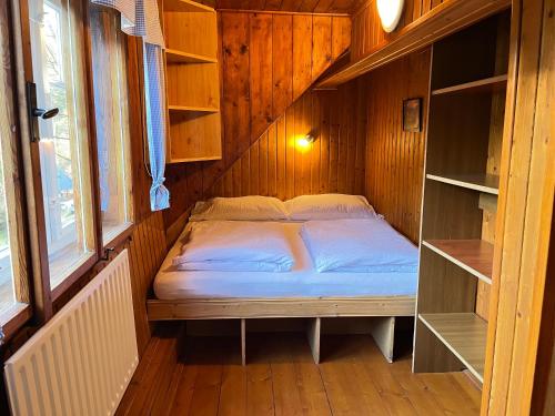 Roubenka Mustelka in Vilemov