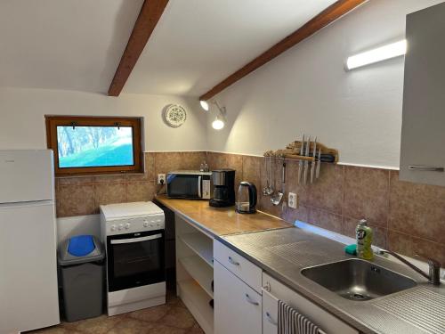 Kitchen, Roubenka Mustelka in Vilemov