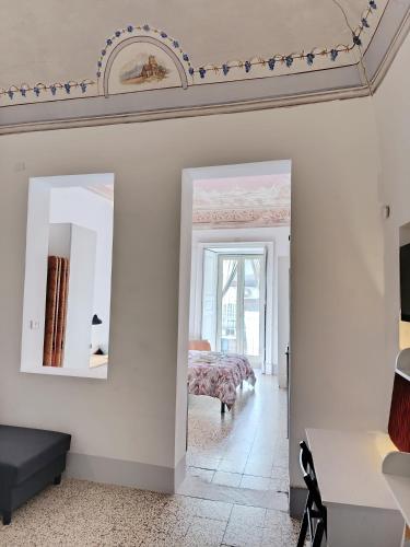 Fresco Apartment with Terrace
