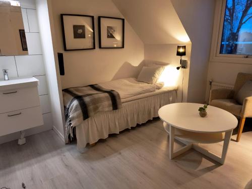 숙소 외관, Hotell Trasten in 튈로산드