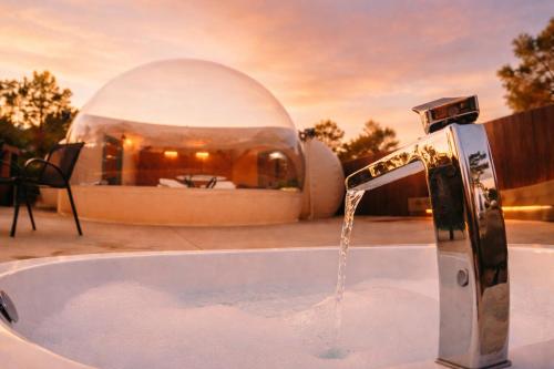 Bad in de openlucht, Glamping Balú (Glamping Balu) in Monesterio