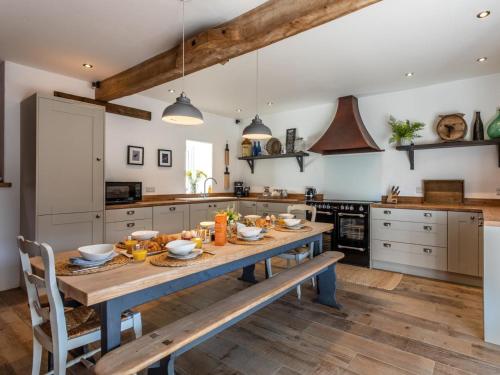 Iekārtas, 4 Bed in Honiton oc-45563 in Plymtree