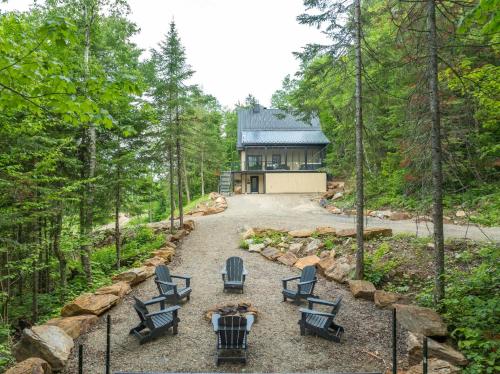 New Construction - Spa & Pool Table - Le Foresti in Saint-Alphonse-Rodriguez (QC)