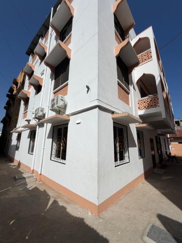 Vista exterior, Luxury 2BR Apartment with AC, WiFi, Hot Showers in Malindi