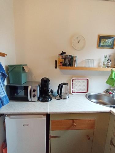 Kitchen, 2-Personen Studio in ruhiger Umgebung in Ehringshausen