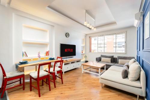 Islane Apartments with swimming pool & Wifi & AC in Al Mohammadi