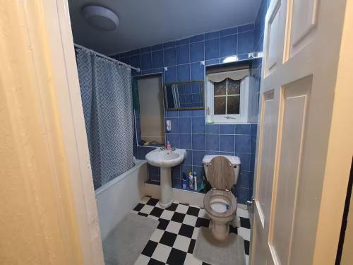 Spacious Double Bedroom WB Greater Manchester - Lees