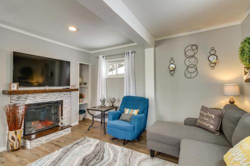 Modern Crosby Retreat Less Than 1 Mi to Serpent Lake! in Crosby, USA