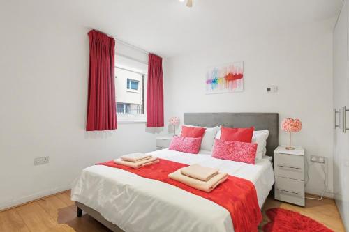 Modern Flat near Central London - image 10