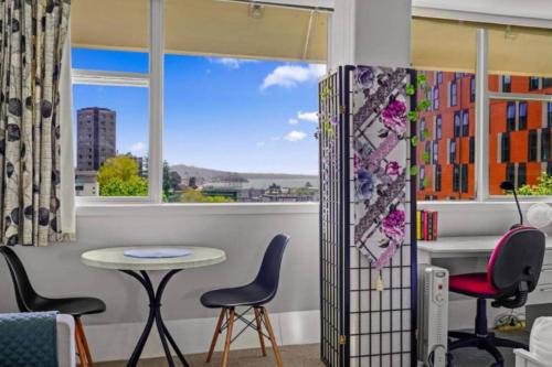 Comfortable Studio with Parking and Seaview - image 4