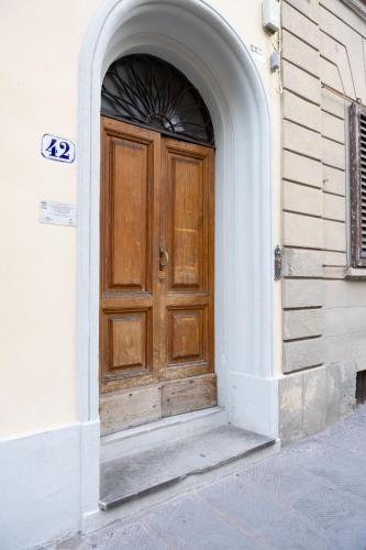 Bright Gem in the Heart of Florence - image 3