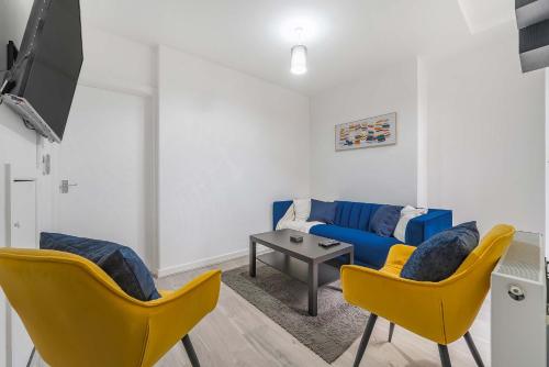 Stylish 3 Bed 3 en-suite home in a popular part of Liverpool - Close by to City Centre - Free Parking, Liverpool (photo 3)