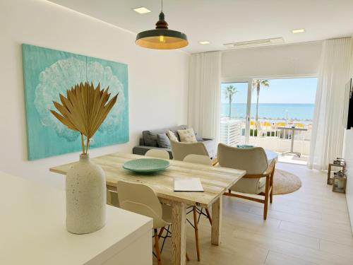 Seafront Apartment in Quarteira – khách sạn tại Trung tâm Thành phố Quarteira