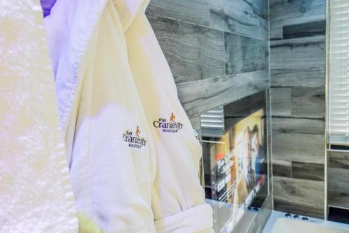 Church Suites by The Cranleigh Boutique 5