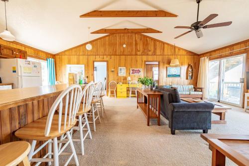 Bayberry Dunes - Corolla, Ocean Sands, 90 Yards to Beach, Ocean View, Hot Tub in โคโรลลา (NC)