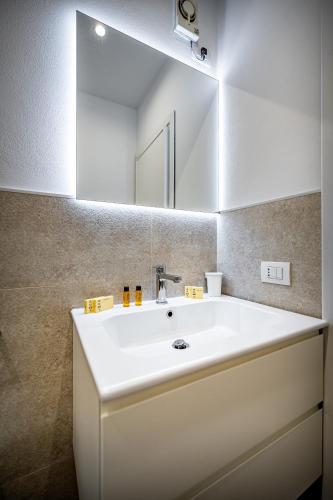 Roommo Via dei Pilastri giada - image 4