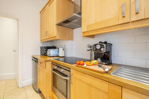 Great Portland Apartment - image 14
