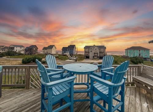 On The Beach - Kitty Hawk, MP 1, Less than 50 Yards to Beach, Ocean View, Pool, Hot Tub, Pets OK in Kitty Hawk (NC)
