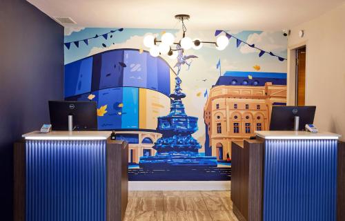 Lobby, Thistle London Piccadilly in West End Soho