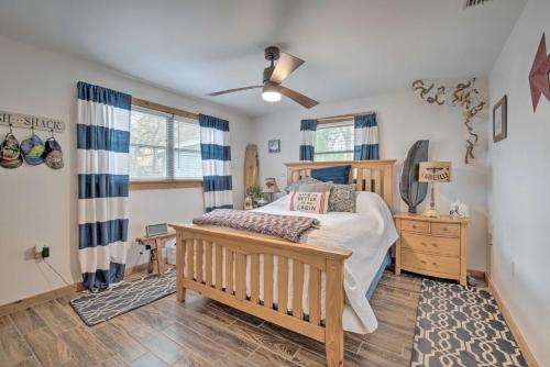 Riverfront Cabin w Screened Patio and Fire Pit in Floral City
