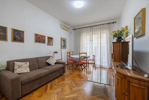 Central Square Apartment by Wonderful Italy
