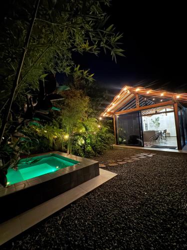 Cabana Lembos Jacuzzi con vista al cielo in Mundo Nuevo