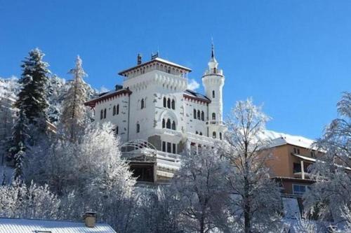 Appartement de standing au château à Jausiers
