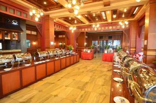 パタヤ Welcome Jomtien Beach Hotel 5つ星 ホテル プール