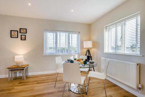 Iekārtas, 2 Bed in Worstead oc-w33291 in Worstead