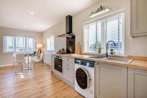 Iekārtas, 2 Bed in Worstead oc-w33291 in Worstead