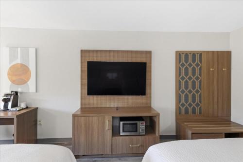Holiday Inn Hotel Atlanta-Northlake, a Full Service Hotel in Atlanta, USA
