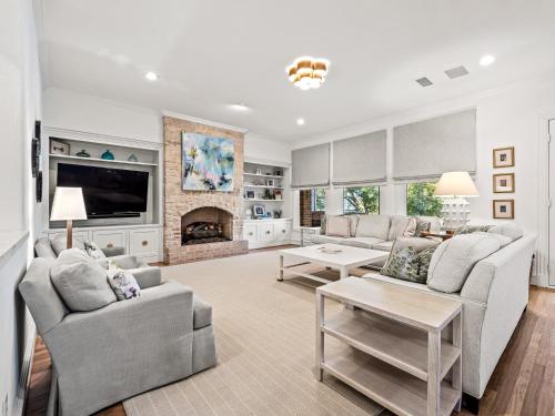 Stunning Spacious Family Home in University Park in University Park