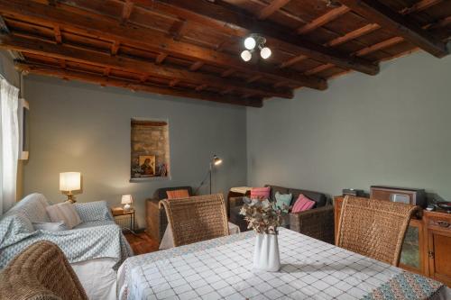 Tylissos EV Stone House in Tilisos