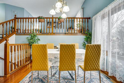 Deck & Outdoor Dining! Spacious St Paul Getaway in Maplewood