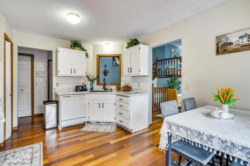 Deck & Outdoor Dining! Spacious St Paul Getaway in Maplewood