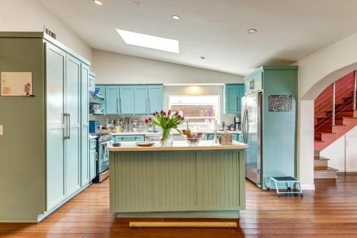 4 bedrooms, 5 beds