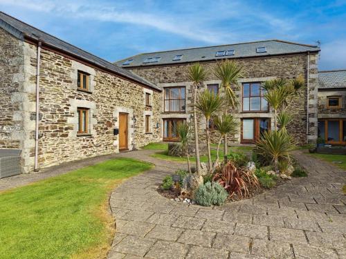 Facilities, 3 Bed in Mawgan Porth oc-s29403 in Trenance