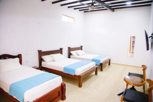 2 double beds, 1 twin bed