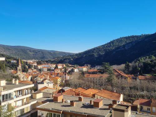 Studio tout confort avec balcon à 100m des Thermes