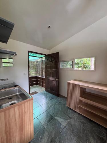 Studio cozy sur une propriété à Taravao – khách sạn tại Afaahiti