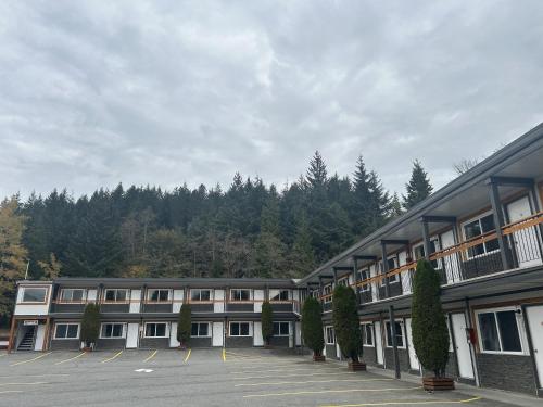 Chalet Inn - Accommodation - Kitimat