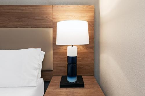 Candlewood Suites - Topeka West an IHG Hotel - image 35