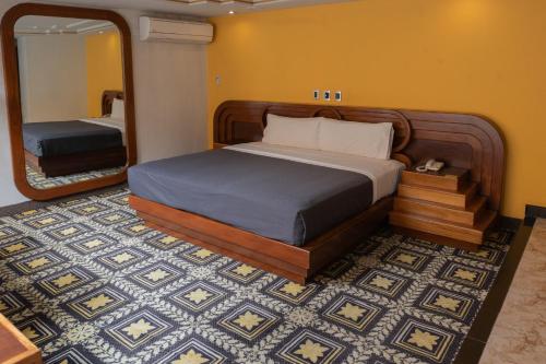 room detail thumbnail 0