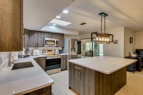 3 Mi to Water! Pet-Friendly Retreat in Lake Wales in Frostproof